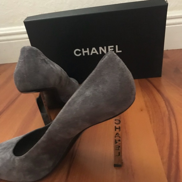 Chanel gray suede pumps, metal heel - Picture 3 of 4